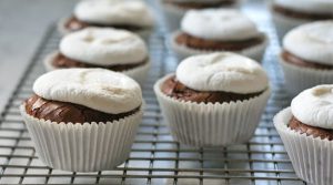 PureWow_Marshmallow_Frosting_1